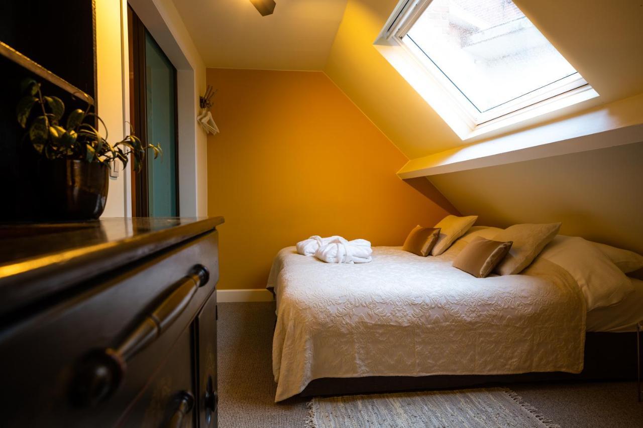 Place To Bee Hotell Kortrijk Eksteriør bilde